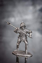 Load image into Gallery viewer, Ronin Miniatures - English Knight of The 15th Century with a pollaxe. The Scarlet and White Rose War - Size 1/32 Scale - 54mm Action Figures

